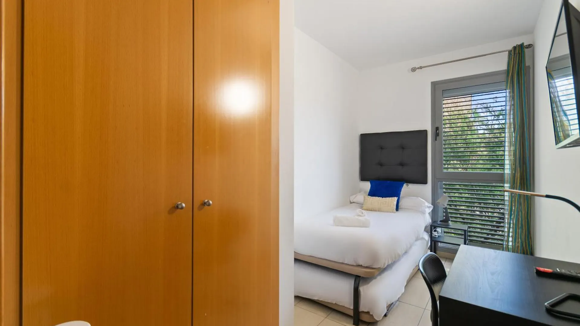 Fira Gran Via 2 - Private Rooms In A Shared Apartment - Habitaciones Privadas En Apartamento Compartido L'Hospitalet de Llobregat 0*,